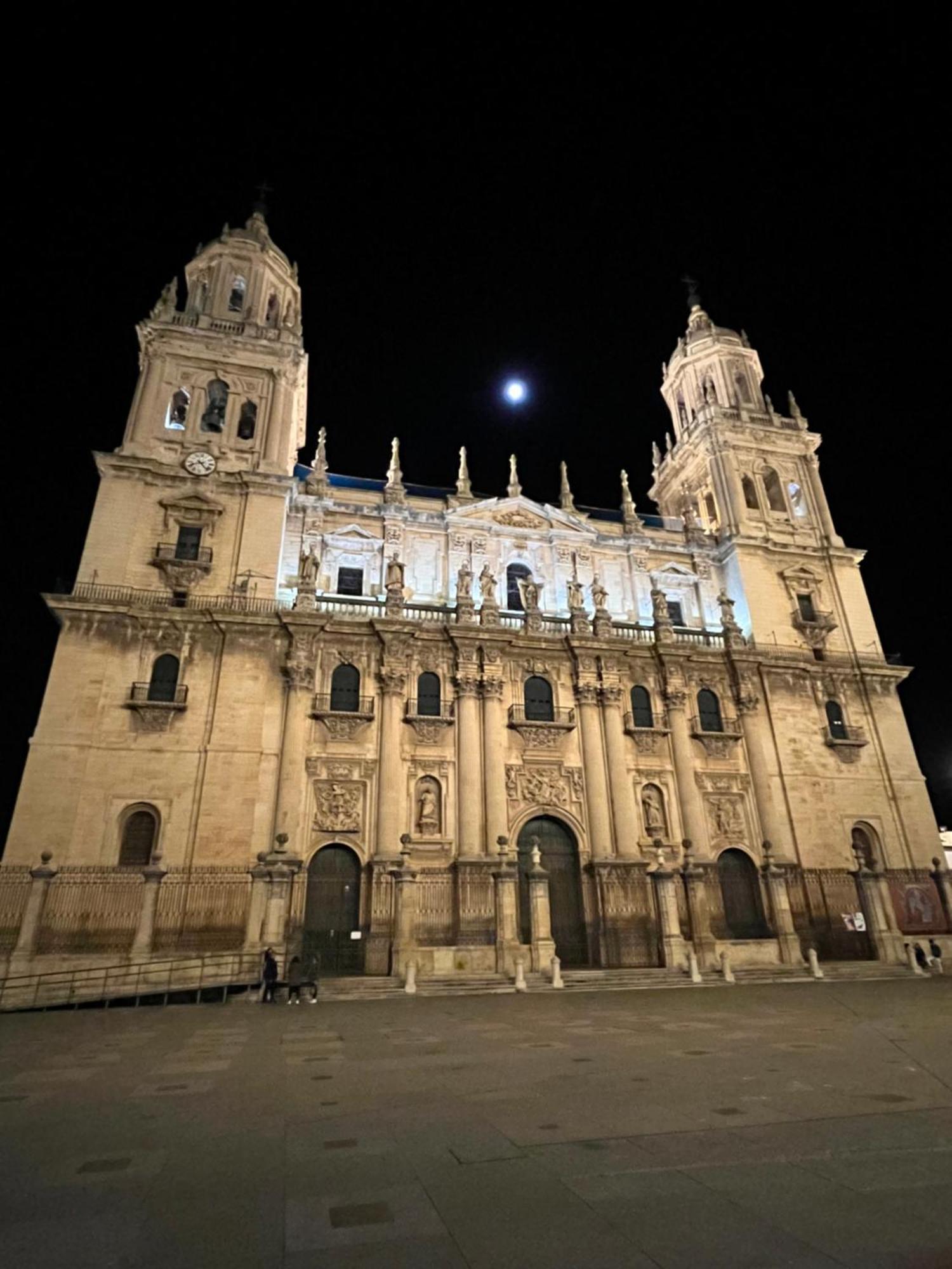 Torres De La Catedral Apartment Jaen Exterior photo